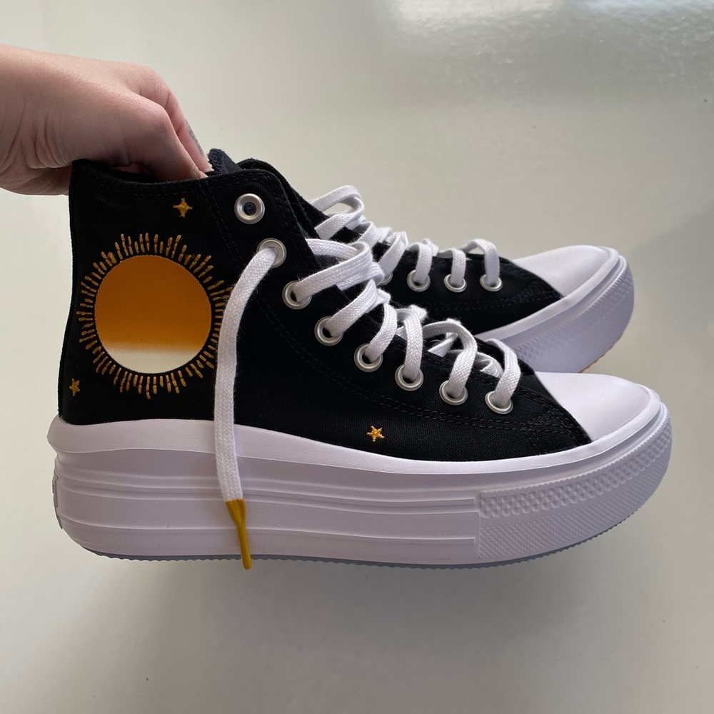 Converse Platform Limited Edition Sun and Moon - Women’s size 7.5